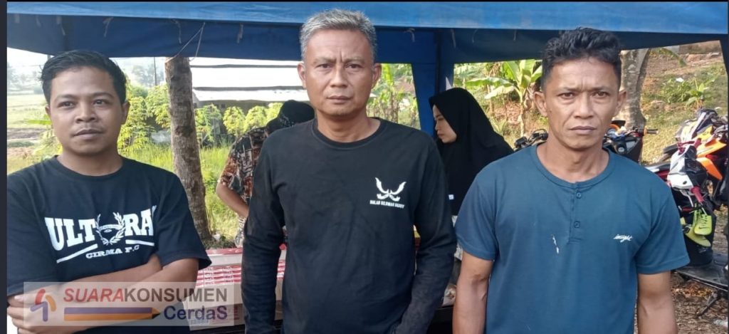 Foto: panitia pertandingan sepakbola dan tokoh masyarakat Cirama hilir