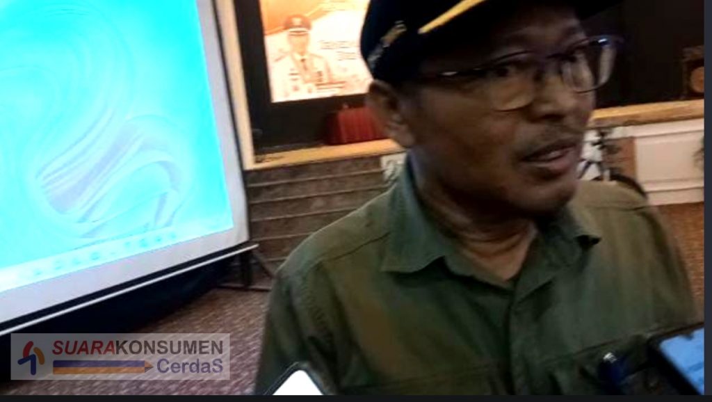 Foto: Kadis Disdikpora H.Akib Ibrahim saat di konfirmasi oleh para awak media