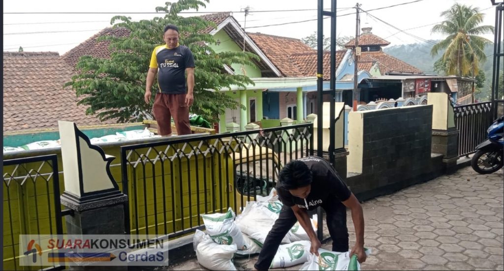 Foto: Bantuan Ketahanan pangan tiba di Desa Pasir Jambu
